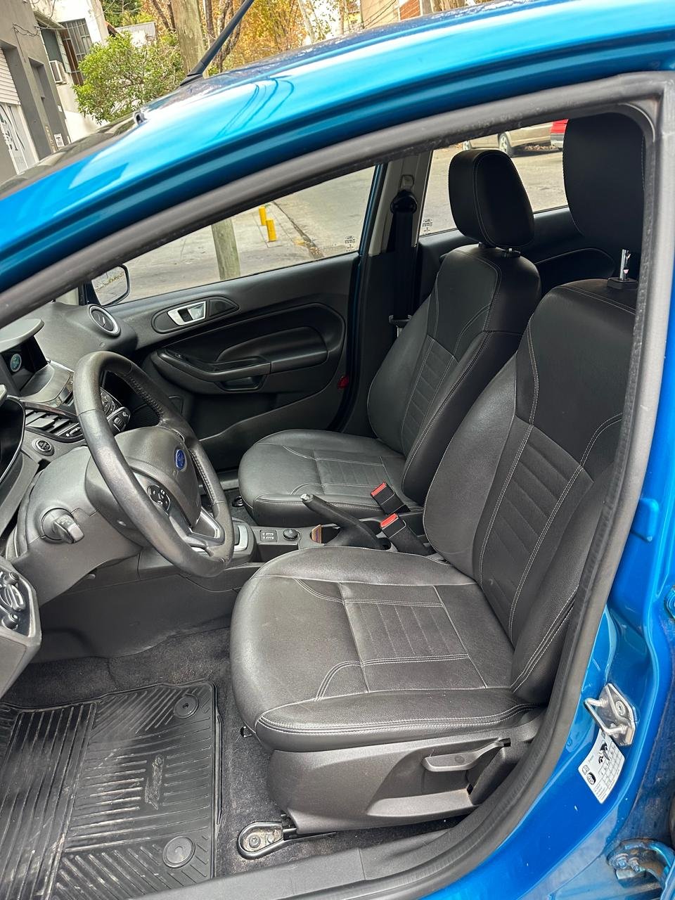 Ford Fiesta Kinetic  Titanium Powershift 120cv
