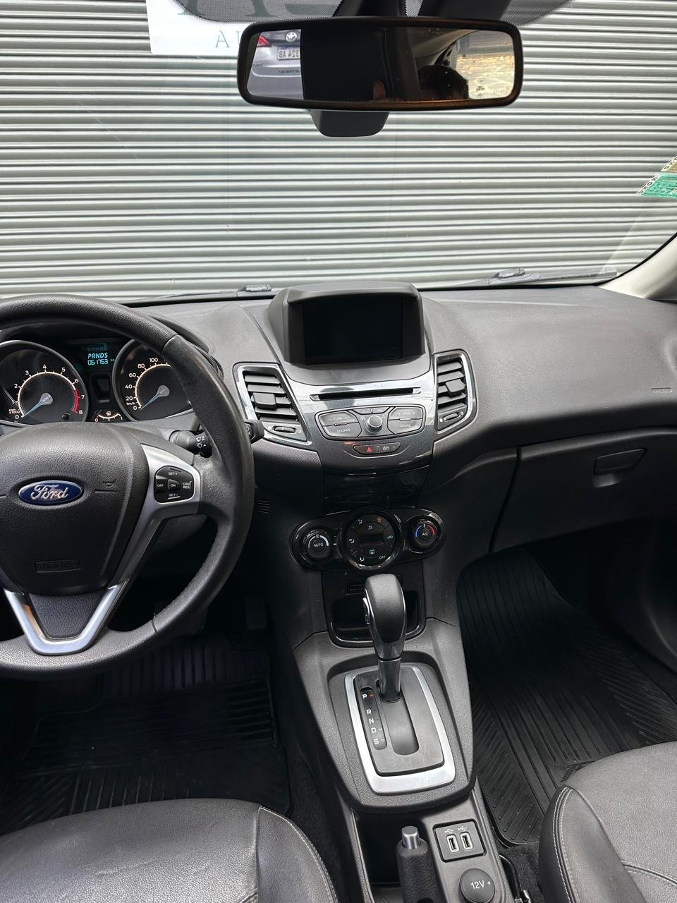 Ford Fiesta Kinetic  Titanium Powershift 120cv