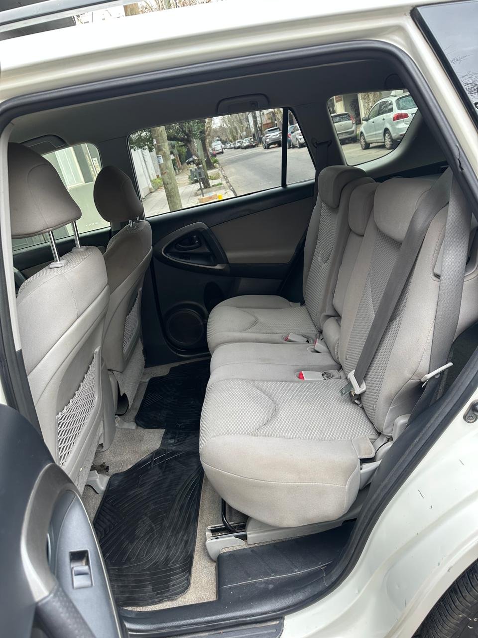 Ver foto 13 de Toyota RAV4  4x4 At 2013