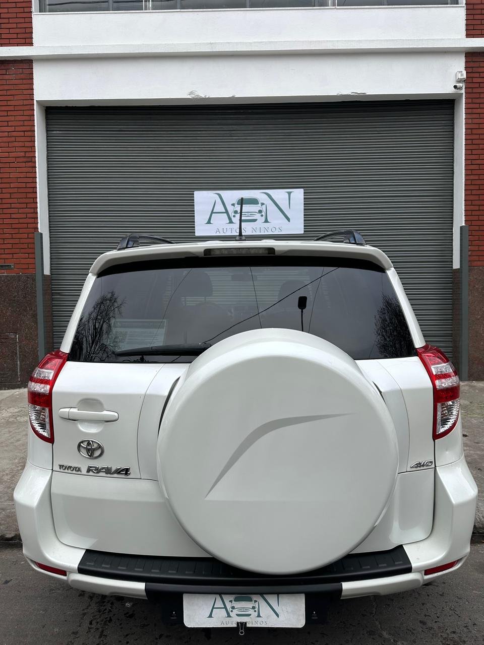 Ver foto 16 de Toyota RAV4  4x4 At 2013