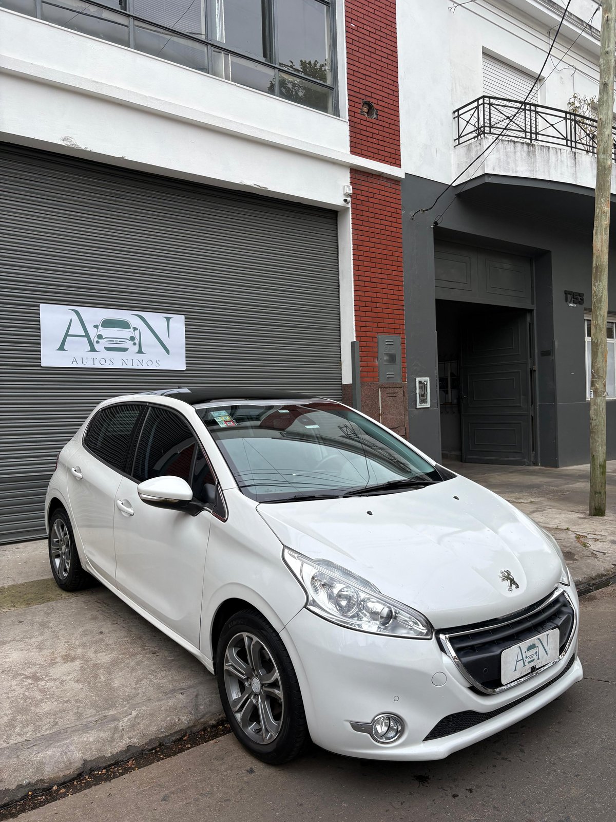 Peugeot 208 Feline Pack Cuir 2013