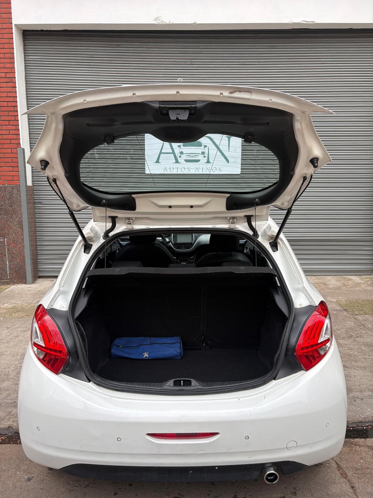 Ver foto 20 de Peugeot 208 Feline Pack Cuir 2013