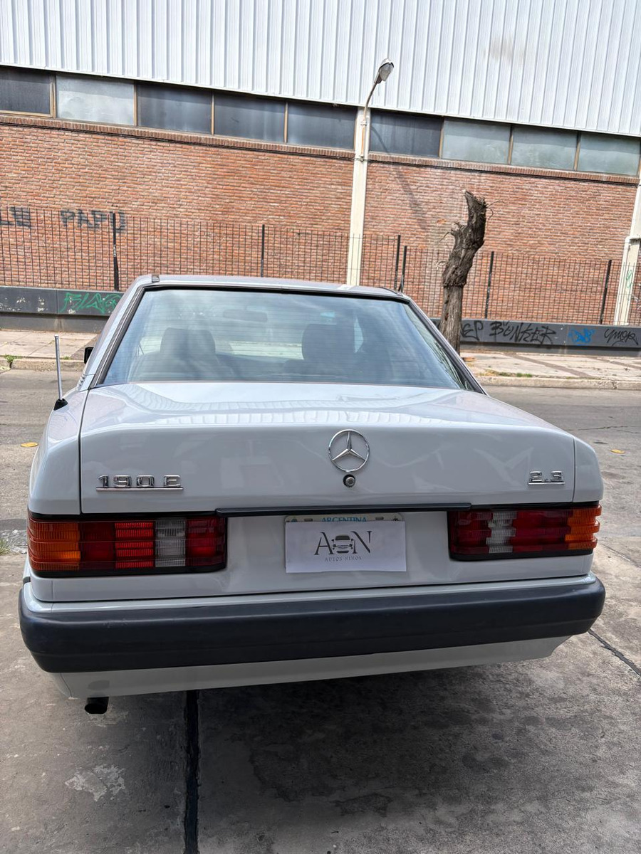 Mercedes-Benz 190 2.3 E