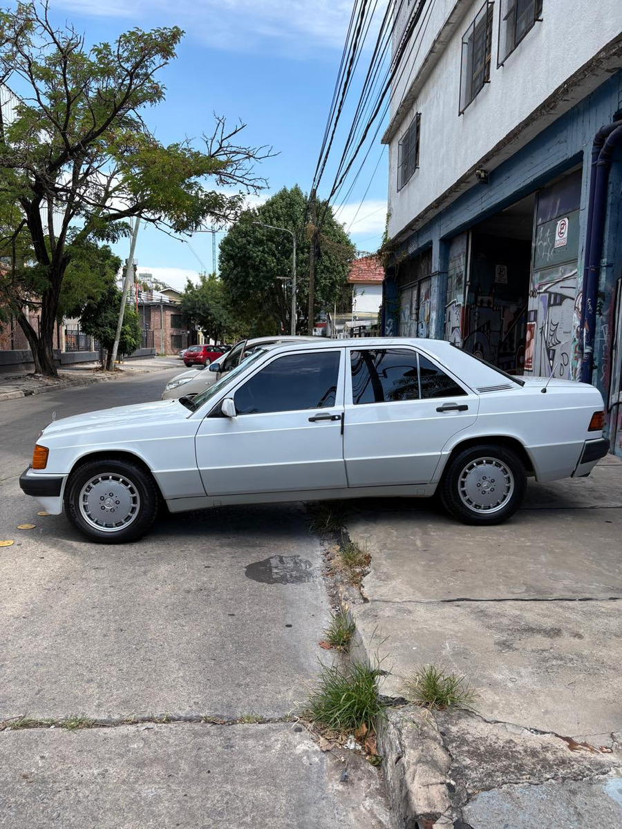 Mercedes-Benz 190 2.3 E