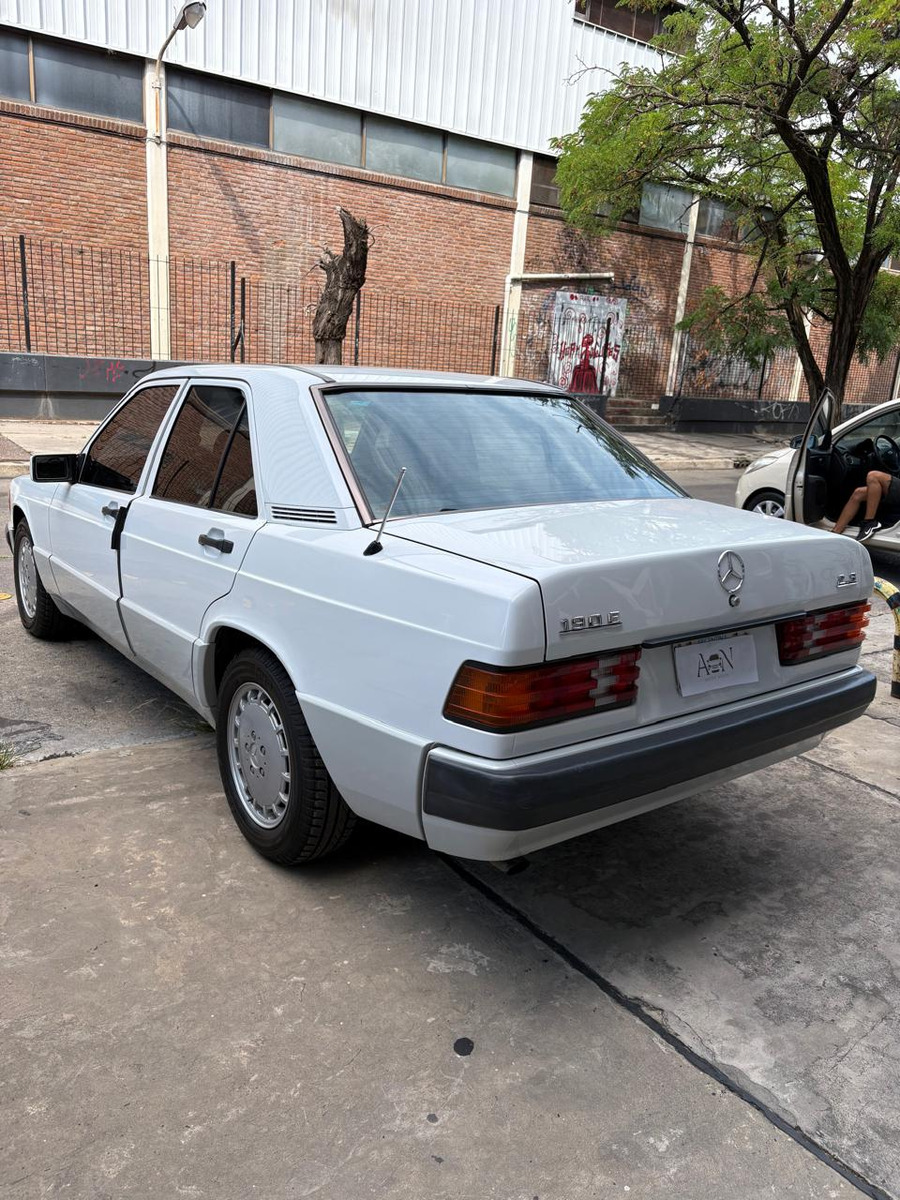 Mercedes-Benz 190 2.3 E