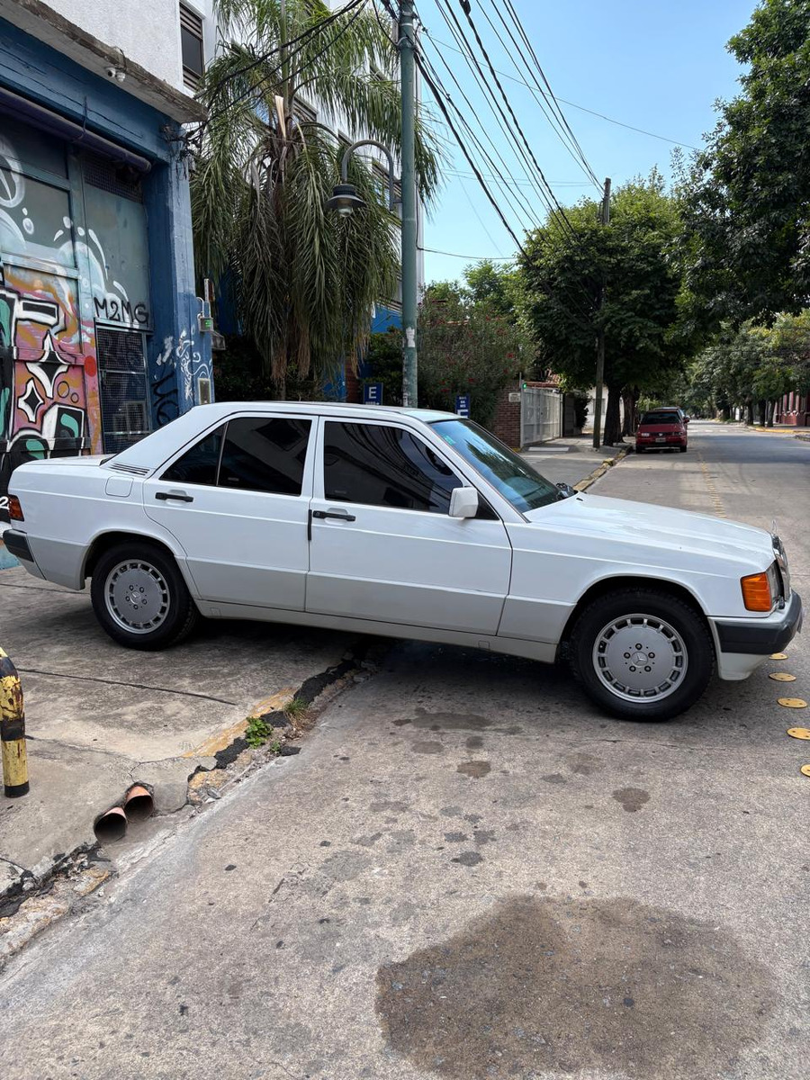 Mercedes-Benz 190 2.3 E