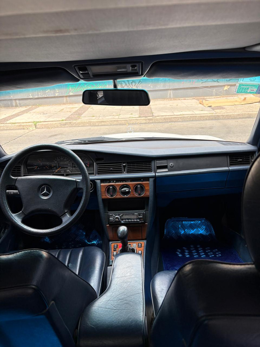 Mercedes-Benz 190 2.3 E