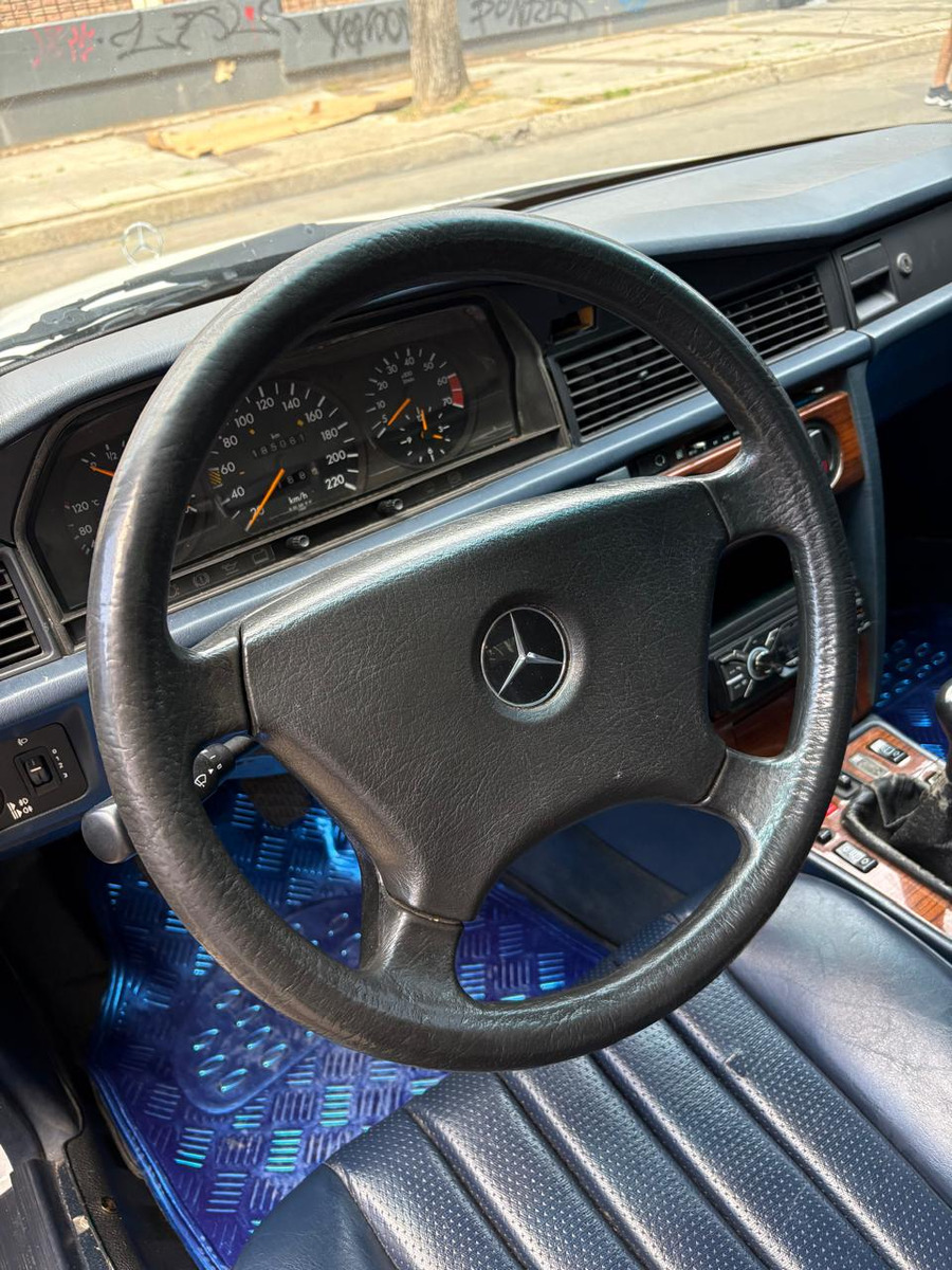 Mercedes-Benz 190 2.3 E